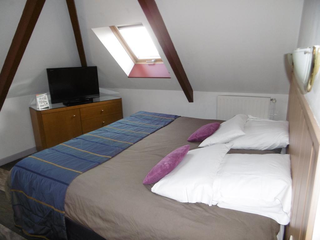 Hotel De L'Arrivee Guingamp Ngoại thất bức ảnh