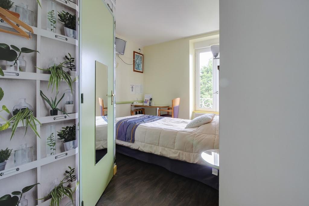 Hotel De L'Arrivee Guingamp Ngoại thất bức ảnh